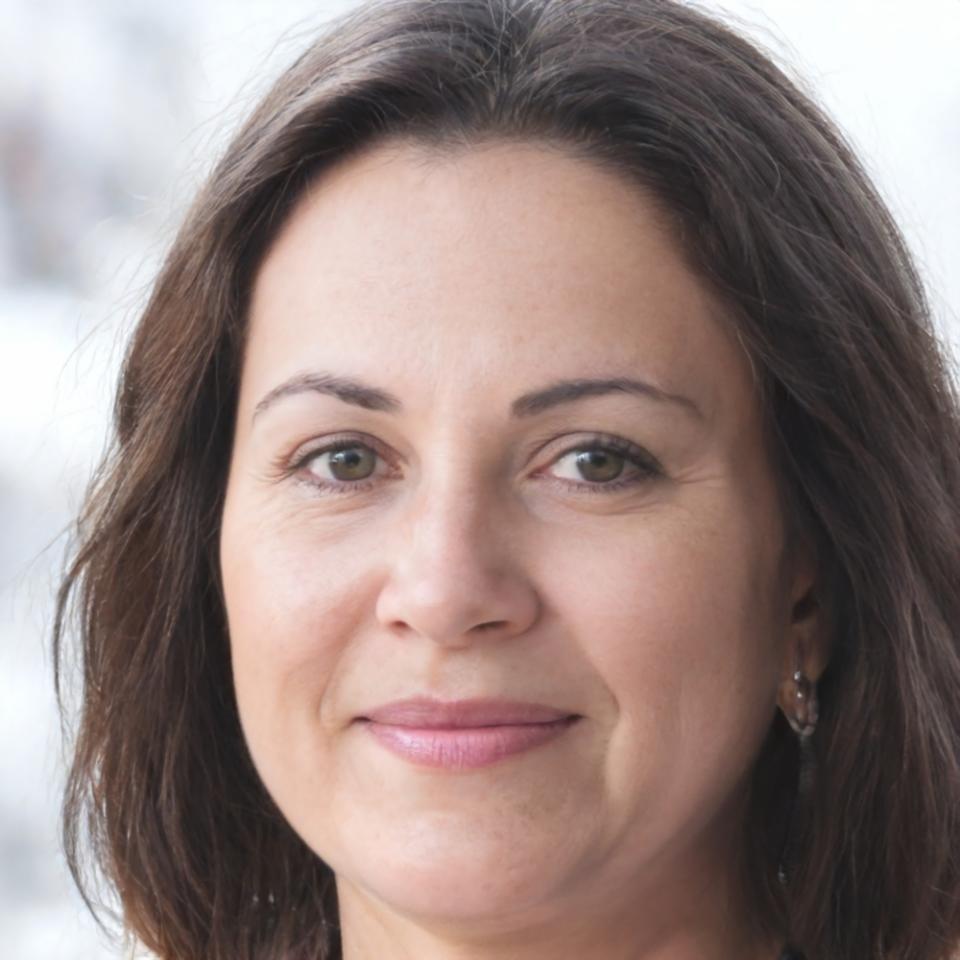Sabrina Winterberg, Senior Finanzanalystin